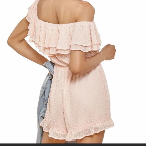 LULU’S Women’s Pink Romper Off The Shoulder Ruffle Hem Barbiecore Large NWT - Picture 3 of 5